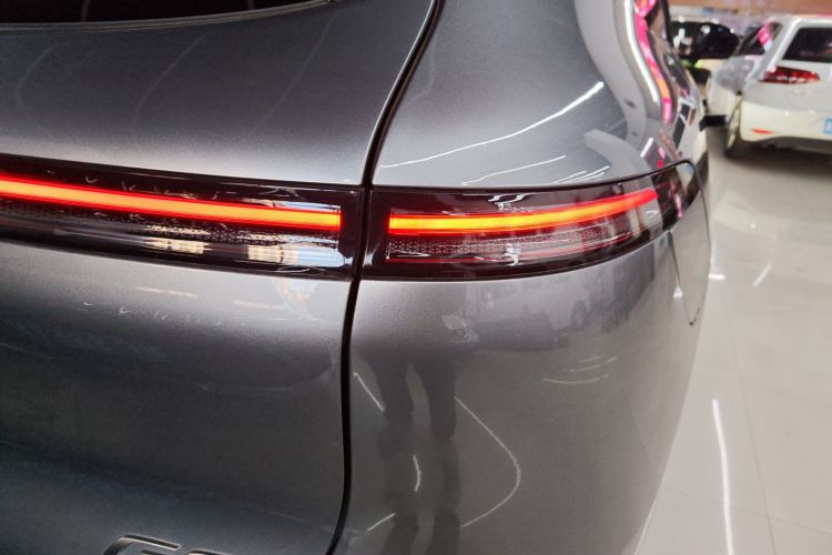 小鹏G6 2023款 580 长续航 Pro车身外观9