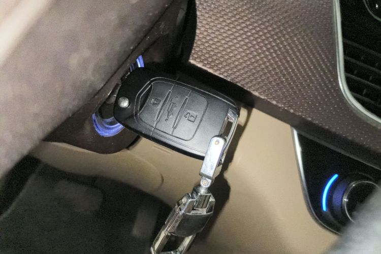 宝骏730 2017款 1.8L iAMT豪华型 7座中控内饰11