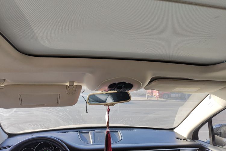 众泰SR9 2017款 2.0T 自动极致之光版中控内饰22