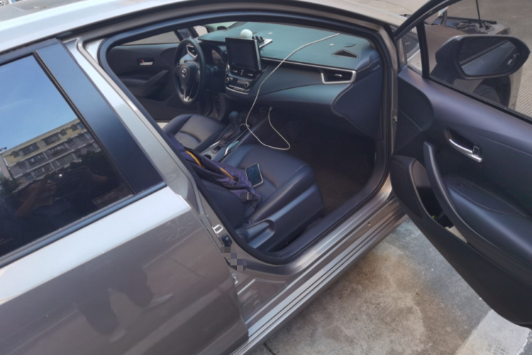 丰田 卡罗拉 2021款 1.2T S-CVT精英PLUS版局部细节9005