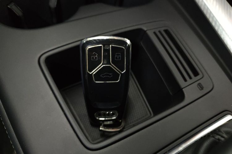 奥迪A4L 2020款 40 TFSI 时尚致雅型中控内饰11