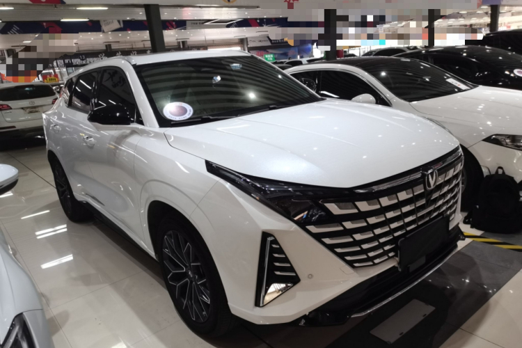 长安UNI-Z 2025款 1.5T 尊贵型车身外观6002