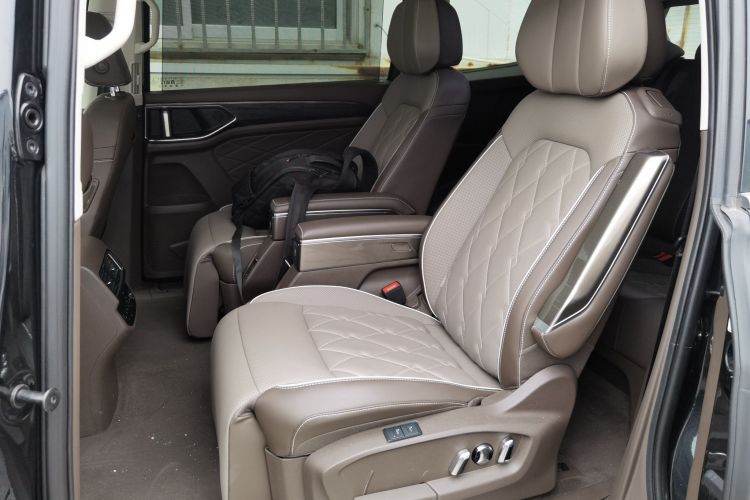 大众 威然 2024款 380TSI 尊贵版中控内饰7004