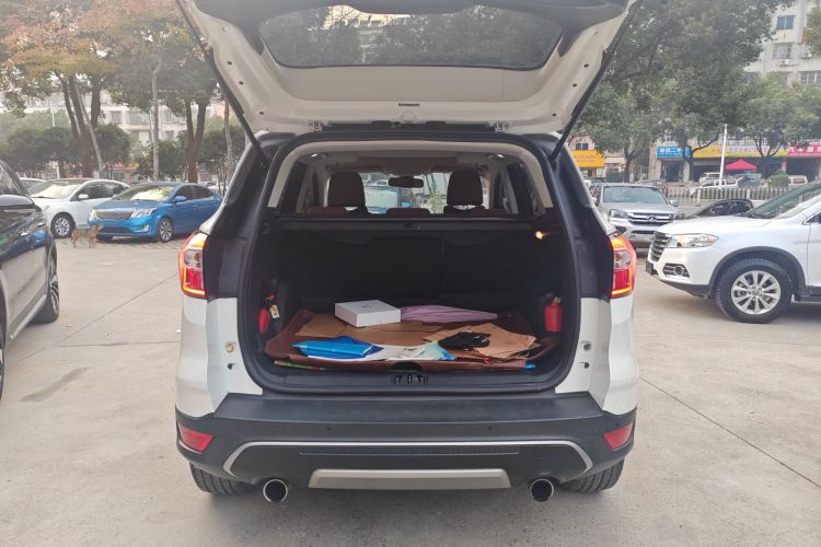 福特 翼虎 2018款 EcoBoost 180 两驱Cognac特别版机舱底盘23