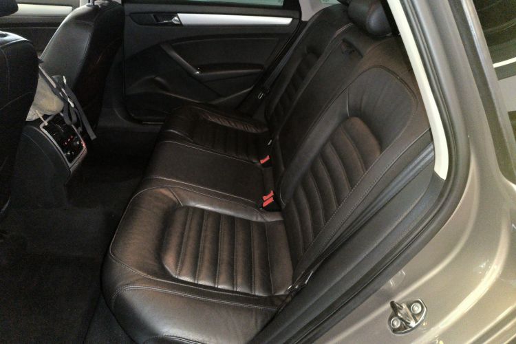 大众 帕萨特 2014款 1.8TSI DSG御尊版中控内饰7004