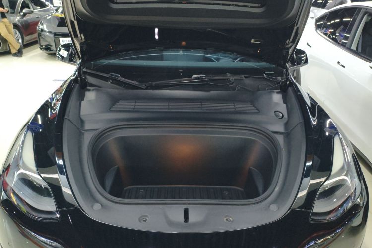 特斯拉 Model Y 2022款 后轮驱动版机舱底盘24