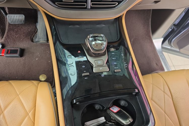 腾势D9 2022款 DM-i 970 四驱旗舰型中控内饰18