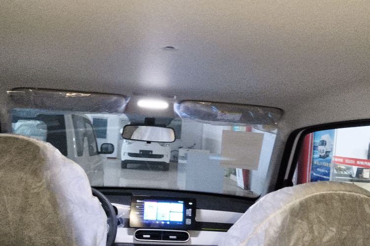 吉利银河 熊猫 2025款 210km 元气熊中控内饰22