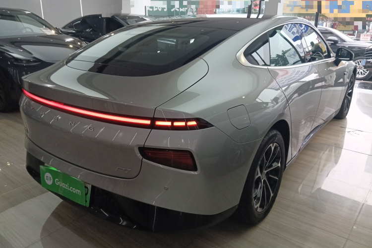 小鹏P7 2022款 480G车身外观7