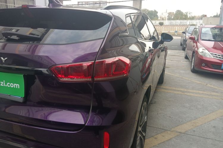 魏牌 VV7 2017款 2.0T 旗舰型车身外观9