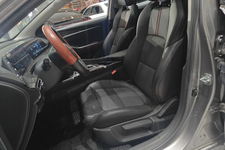 长安 逸动 2020款 PLUS 1.6L GDI 自动豪华型中控内饰19