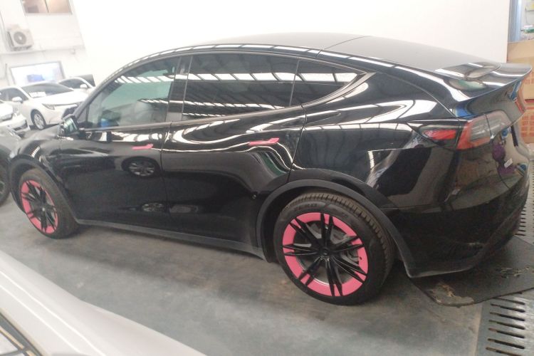 特斯拉 Model Y 2022款 改款 后轮驱动版车身外观4