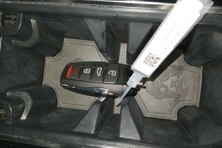 哈弗大狗 2022款 2.0T DCT四驱哮天犬版中控内饰11