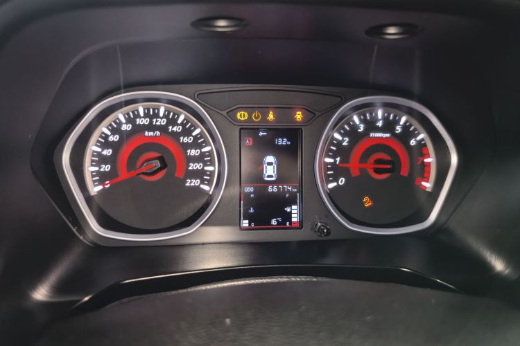 东南DX3 2018款 1.5L 手动尊贵型中控内饰14