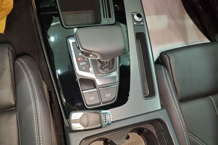 奥迪Q5L 2024款 40 TFSI 豪华动感型中控内饰18