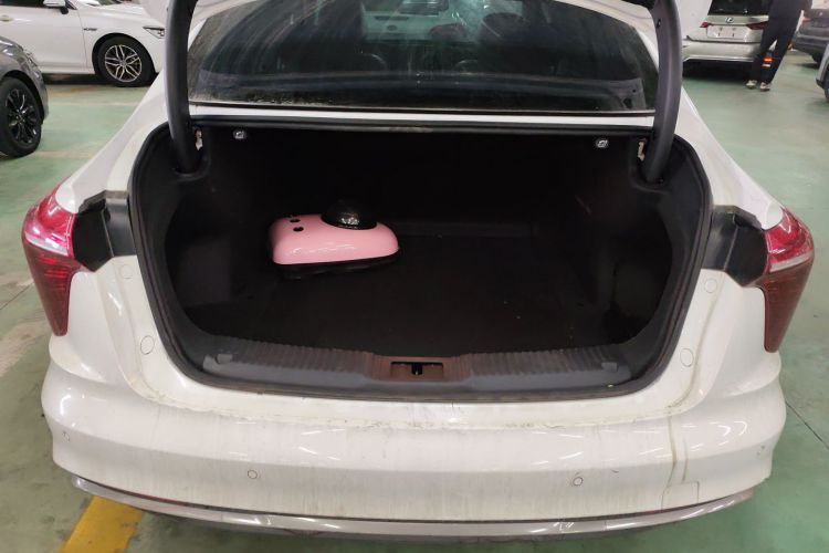 红旗H5 2023款 2.0T 自动智联旗畅版机舱底盘23