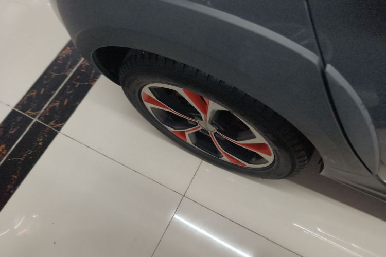 领克02 2020款 1.5T DCT两驱耀Pro版车身外观6008