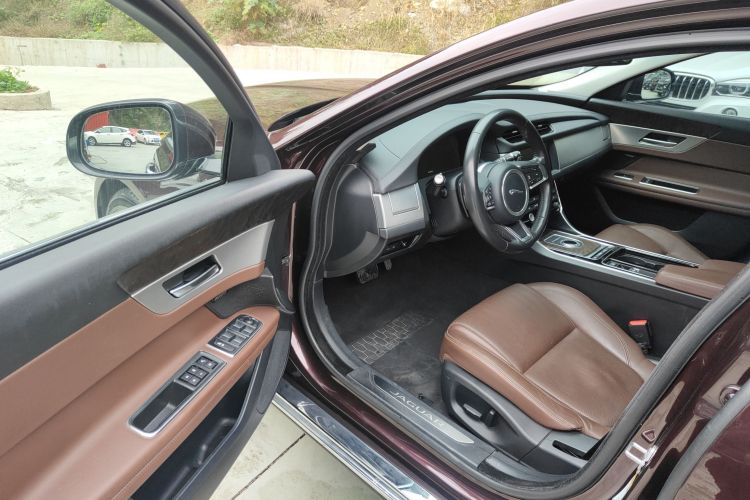 捷豹XFL 2018款 XFL 2.0T 250PS 豪华版中控内饰20