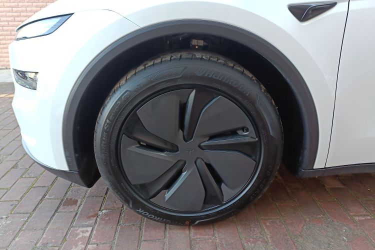 特斯拉 Model Y 2025款 改款 长续航全轮驱动版车身外观6007