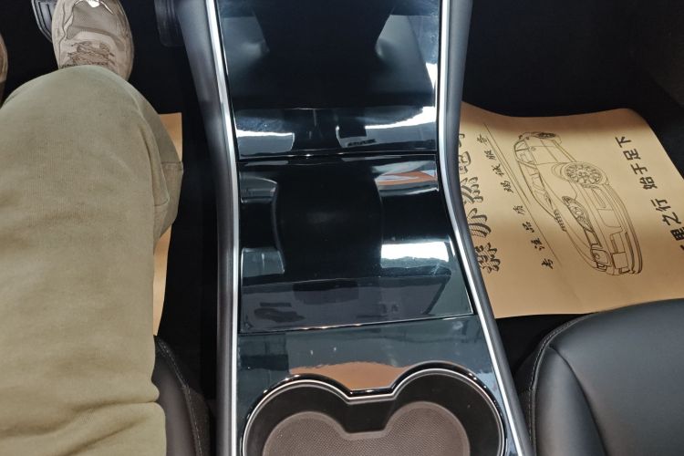 特斯拉 Model 3 2019款 标准续航后驱升级版局部细节18