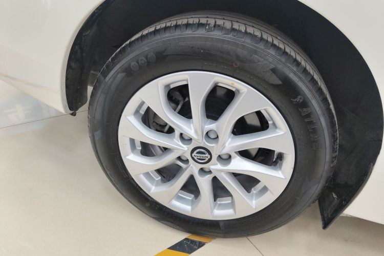 日产 轩逸 2024款 经典 1.6XE CVT舒适版车身外观6008