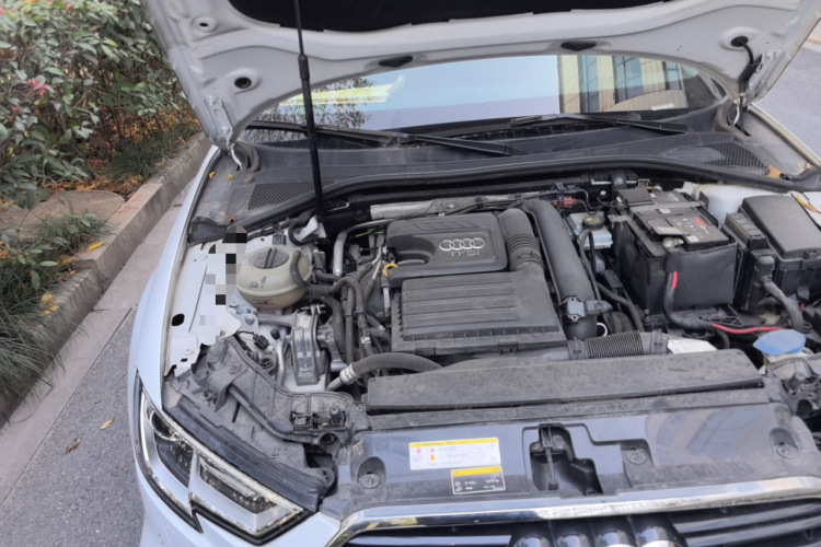 奥迪A3 2018款 30周年年型 Limousine 35 TFSI 时尚型局部细节9002