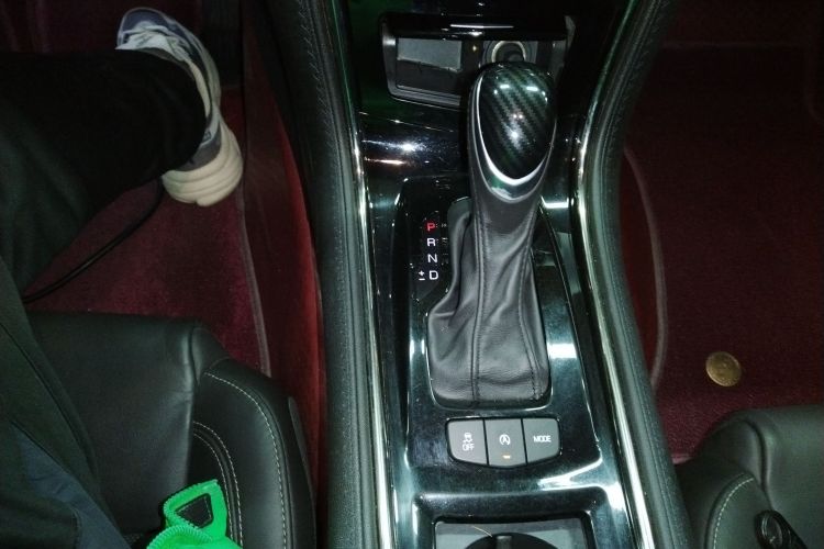 凯迪拉克ATS-L 2017款 28T 时尚型中控内饰18