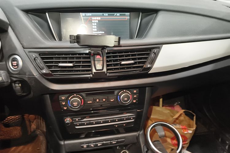 宝马X1 2014款 sDrive18i 领先型中控内饰16