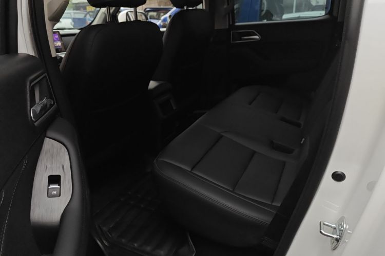 长城 炮 2024款 2.4T商用版自动柴油四驱精英型中控内饰21