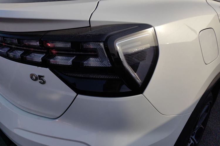 领克05 2020款 2.0TD 两驱耀Halo车身外观9