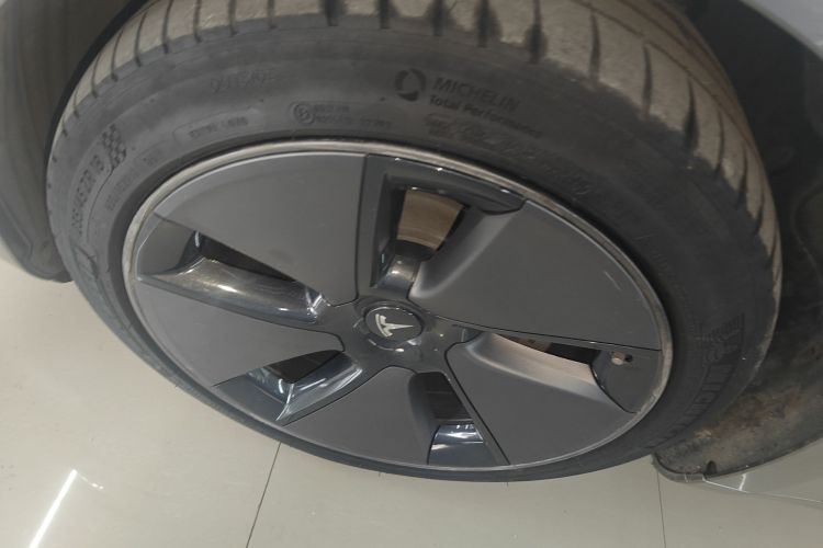 特斯拉 Model 3 2022款 后轮驱动版车身外观6003