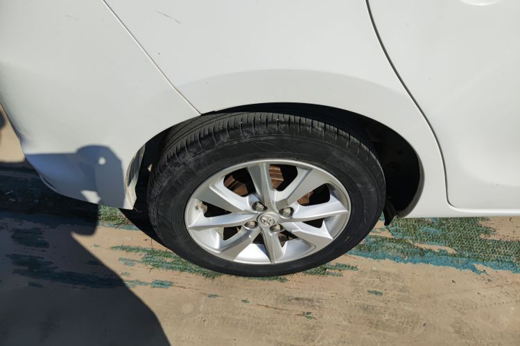 丰田 YARiS L 致炫 2014款 1.5G 自动炫动版车身外观6003