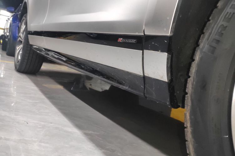 路虎 揽胜极光 2020款 249PS R-DYNAMIC S 运动版局部细节9001