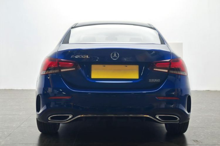 奔驰A级 2021款 A 200 L 运动轿车时尚型车身外观6