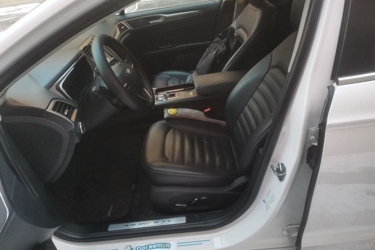 福特 蒙迪欧 2017款 EcoBoost 200 豪华型中控内饰19