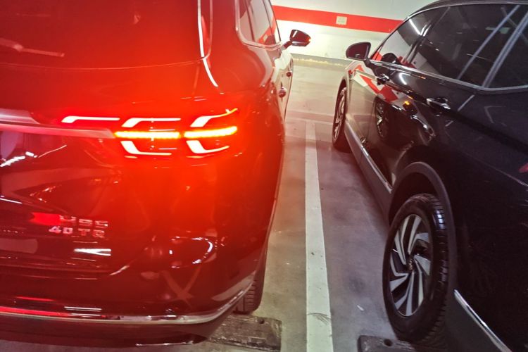 红旗HS5 2022款 改款 2.0T 智联旗享四驱版车身外观6006