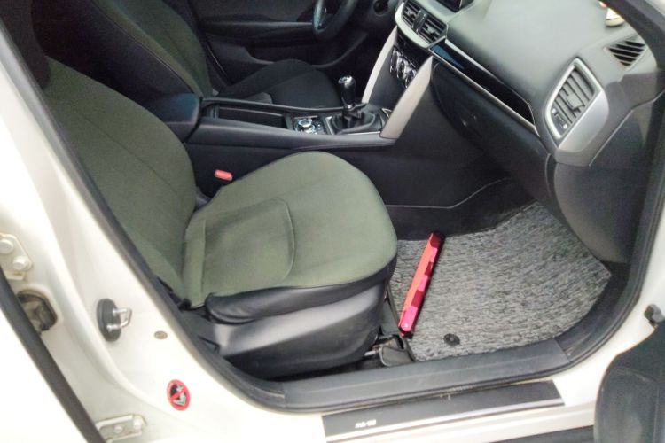 马自达CX-4 2016款 2.0L 手动两驱蓝天活力版局部细节41