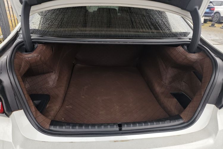 宝马5系 2022款 改款三 530Li 尊享型 M运动套装机舱底盘23