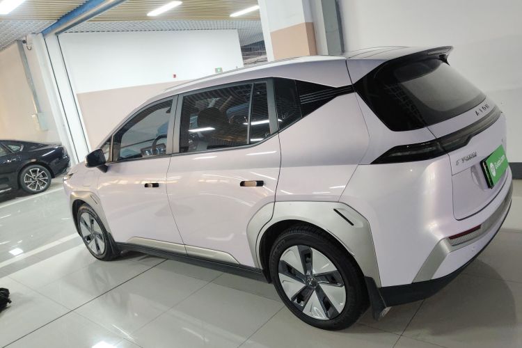 埃安 AION Y 2023款 Plus 510 乐享版车身外观4