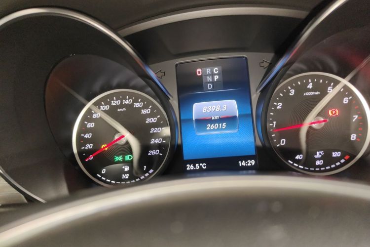 奔驰V级 2021款 V 260 领航版中控内饰14