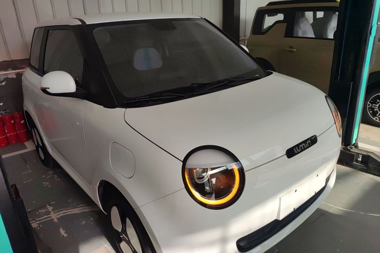 长安启源 长安Lumin 2023款 301km 蜜沁款车身外观3