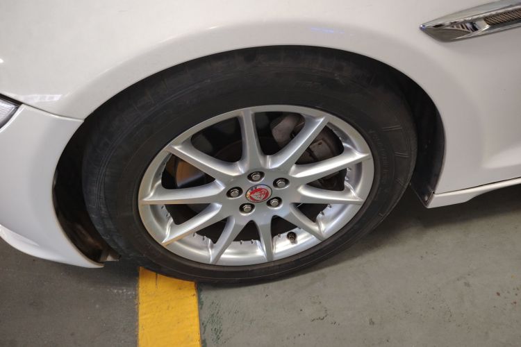 捷豹XJ 2015款  XJL 3.0 SC 两驱全景商务版车身外观6002