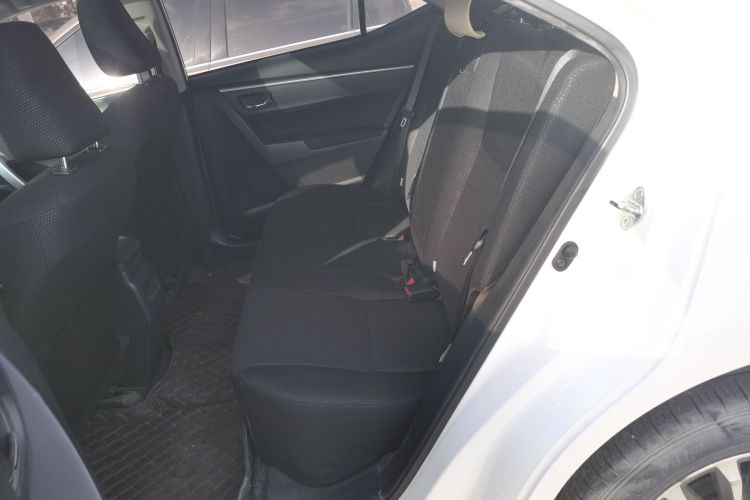 丰田 卡罗拉 2017款 改款 1.2T S-CVT GL-i中控内饰21