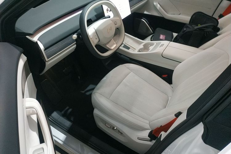 乐道L60 2024款 60kWh 后驱版中控内饰20