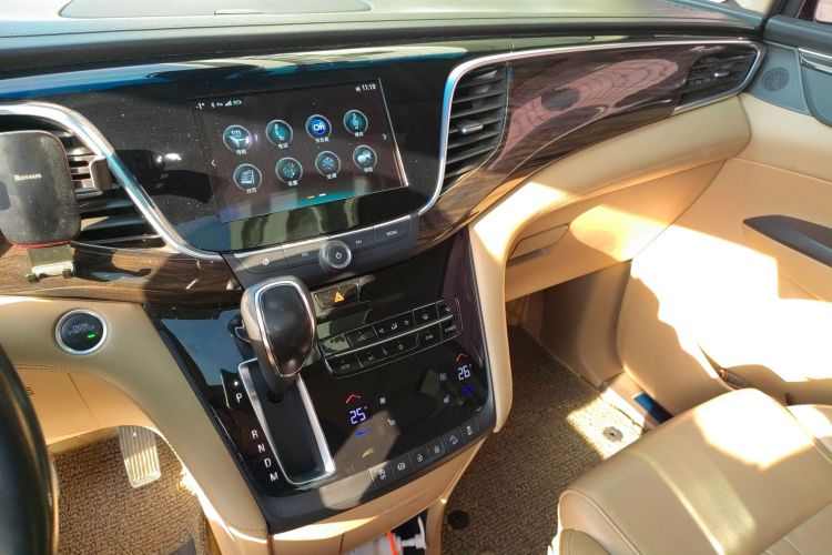 别克GL8 2017款 ES 28T 豪华型 国V中控内饰16