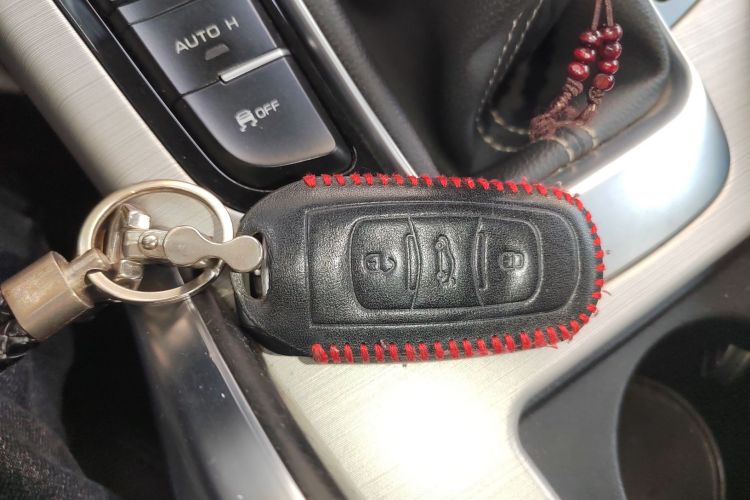 吉利汽车 博越 2016款 2.0L 手动智联型中控内饰11