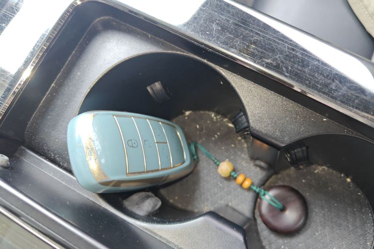 埃安 AION V 2021款 Plus 80 智享科技版 三元锂中控内饰7001