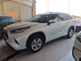 丰田 汉兰达 2024款 2.5L智能电混双擎两驱精英版 5座