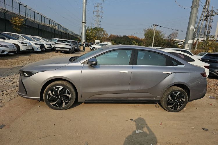 吉利几何G6 2024款 500KM 旗舰型车身外观6003