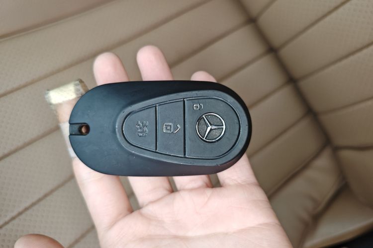 奔驰E级 2024款 E 260 L中控内饰11